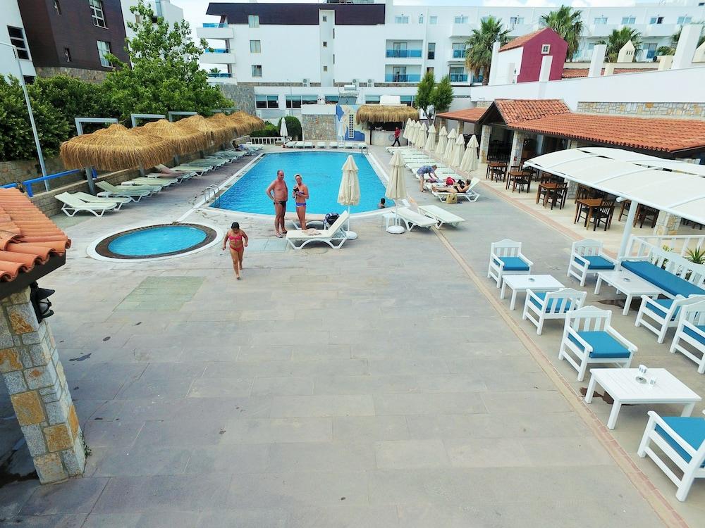 Tiana Beach Resort Turgutreis Exterior foto