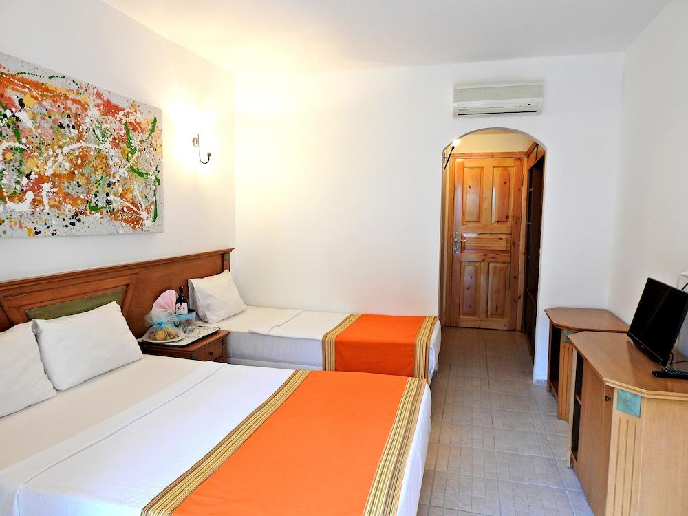 Tiana Beach Resort Turgutreis Exterior foto